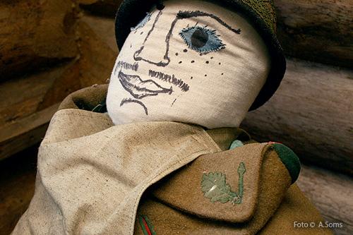 Andrupenes lauku sēta lelle