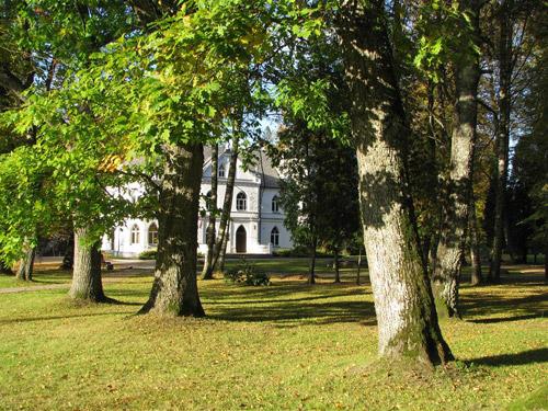 Baldones Baltās pils parks