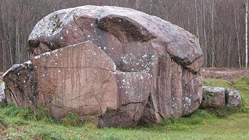 Kapsēdes dižakmens