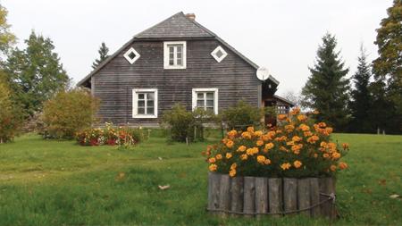 Krēslinieku sēta Lejasbregži