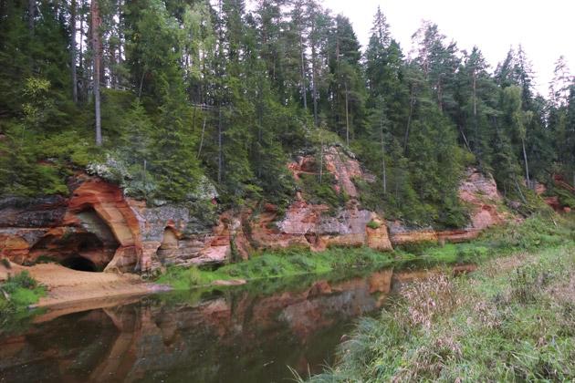 Dauģēnu klintis un alas